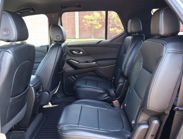 used 2023 Chevrolet Traverse car, priced at $28,500