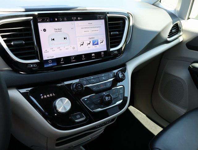 used 2023 Chrysler Pacifica car, priced at $23,580