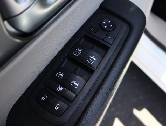 used 2023 Chrysler Pacifica car, priced at $23,580