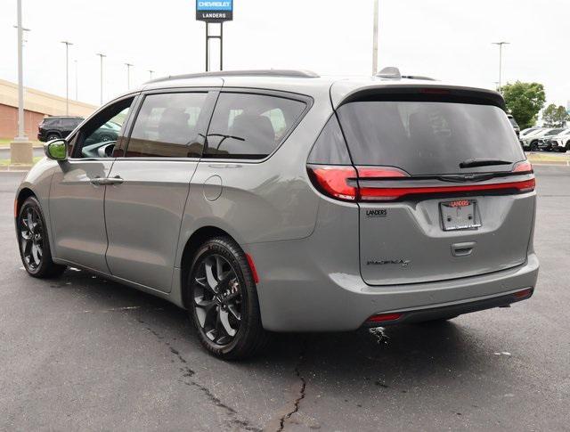 used 2021 Chrysler Pacifica car, priced at $25,693