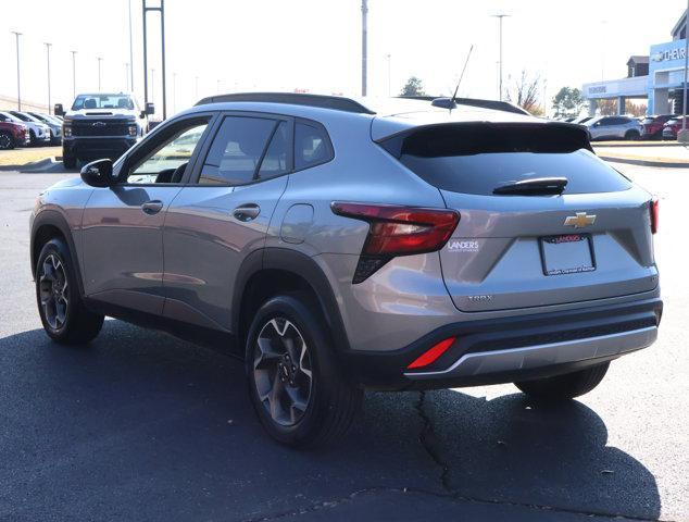 used 2025 Chevrolet Trax car, priced at $20,900