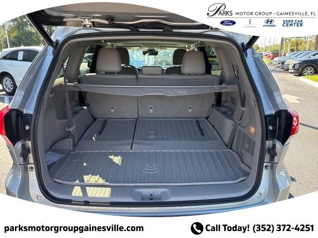 used 2017 Toyota Highlander car, priced at $21,683