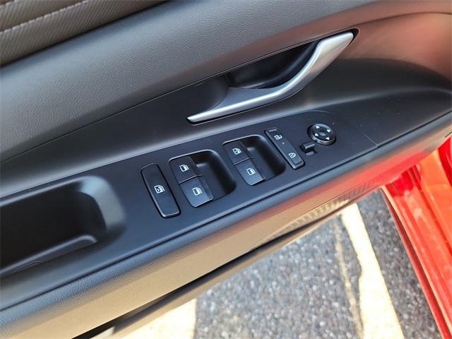 new 2025 Hyundai ELANTRA HEV car, priced at $28,704