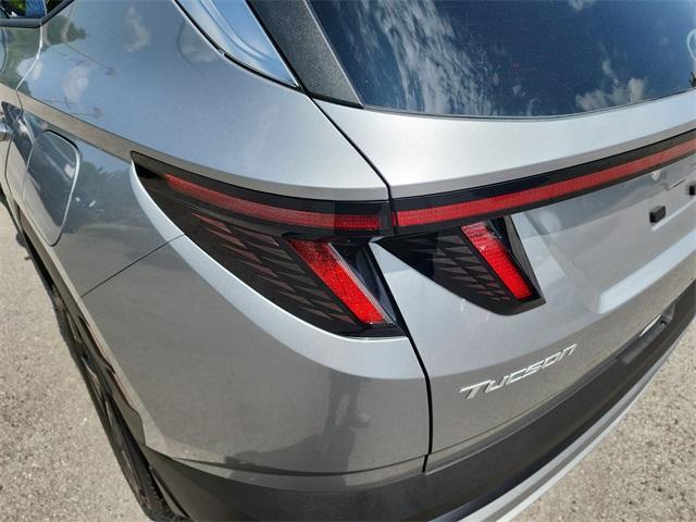 new 2025 Hyundai TUCSON Hybrid car, priced at $34,342