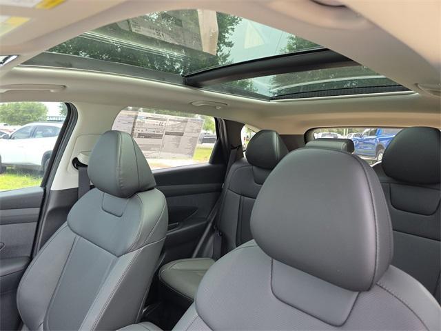 new 2025 Hyundai TUCSON Hybrid car, priced at $32,447