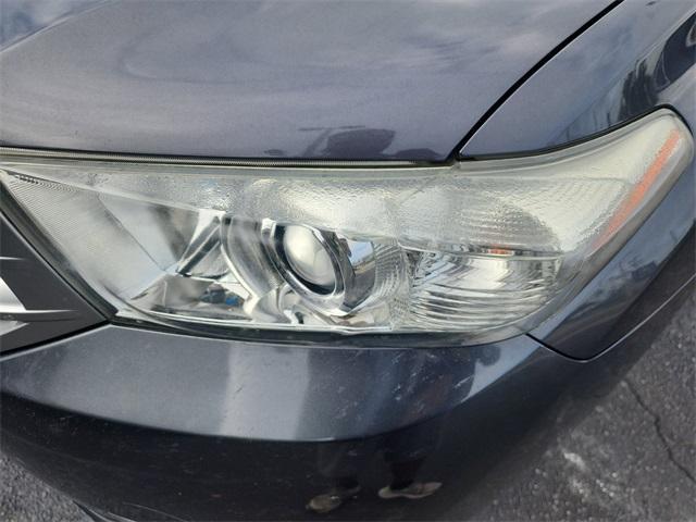 used 2013 Toyota Highlander car, priced at $15,932