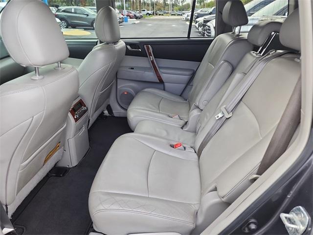 used 2013 Toyota Highlander car, priced at $15,932