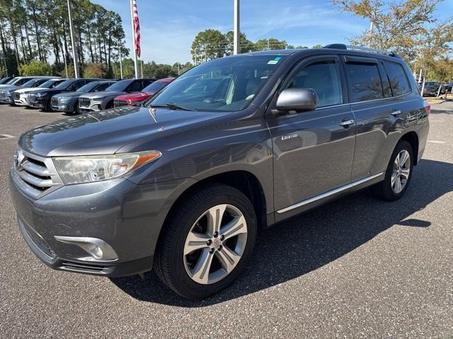 used 2013 Toyota Highlander car, priced at $15,932