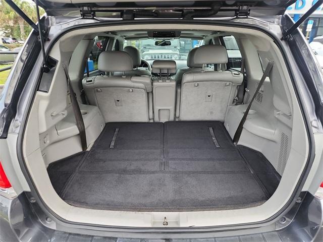 used 2013 Toyota Highlander car, priced at $15,932