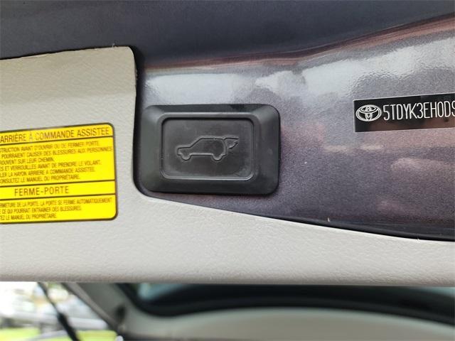 used 2013 Toyota Highlander car, priced at $15,932