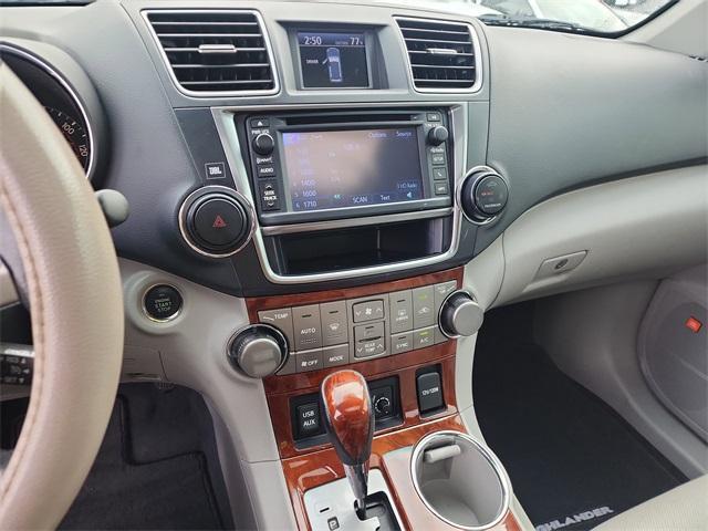used 2013 Toyota Highlander car, priced at $15,932