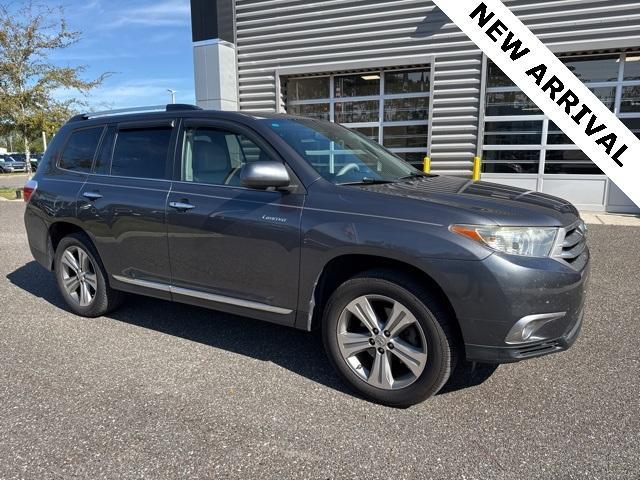 used 2013 Toyota Highlander car, priced at $15,932