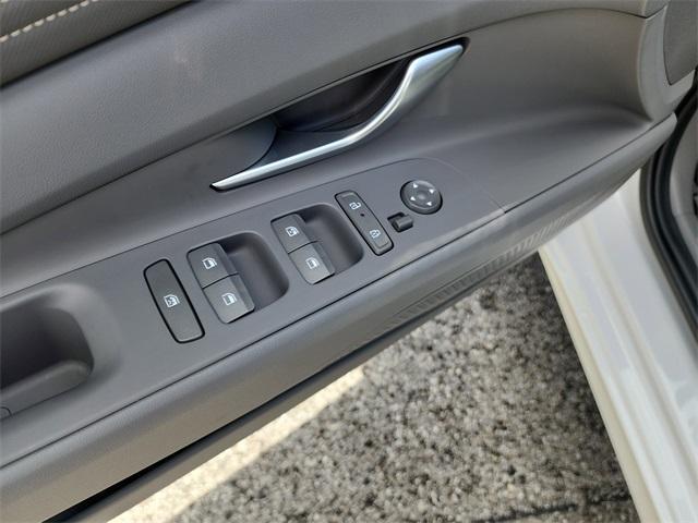 new 2025 Hyundai Elantra car, priced at $25,042