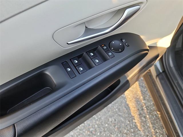 new 2025 Hyundai TUCSON Hybrid car, priced at $32,247