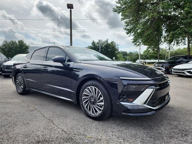 new 2025 Hyundai Sonata Hybrid car, priced at $29,497