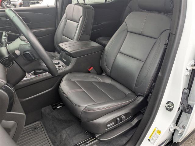 used 2023 Chevrolet Traverse car, priced at $33,498