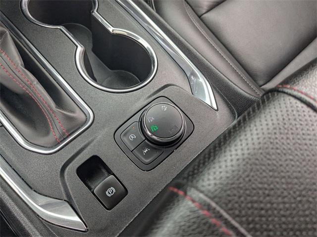 used 2023 Chevrolet Traverse car, priced at $33,498