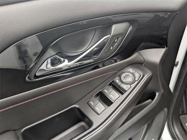 used 2023 Chevrolet Traverse car, priced at $33,498