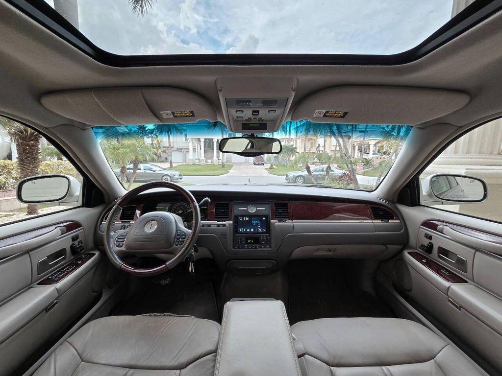used 2003 Lincoln Town Car car, priced at $22,999