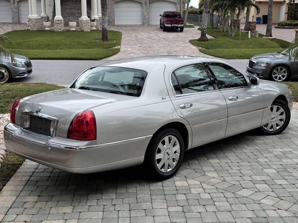 used 2003 Lincoln Town Car car, priced at $22,999