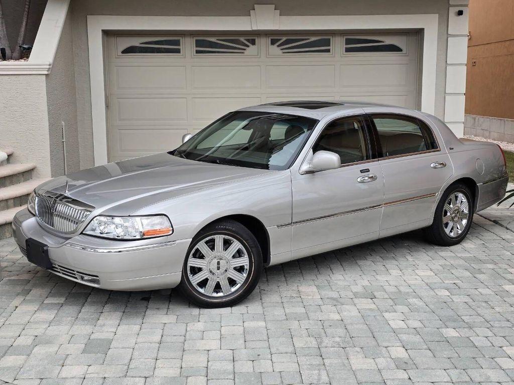 used 2003 Lincoln Town Car car, priced at $22,999