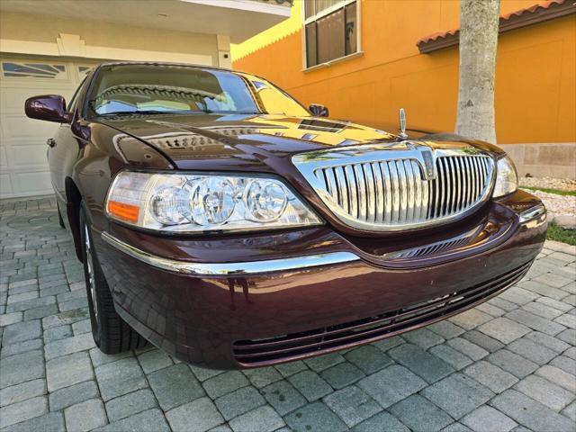 used 2008 Lincoln Town Car car, priced at $19,999