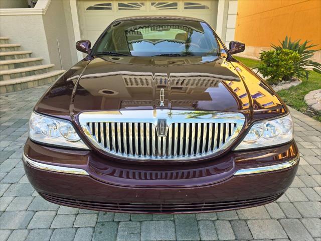 used 2008 Lincoln Town Car car, priced at $19,999
