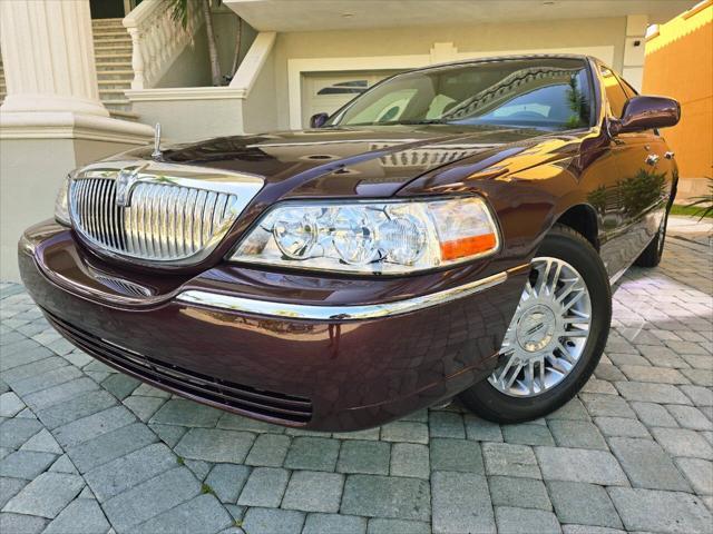 used 2008 Lincoln Town Car car, priced at $19,999