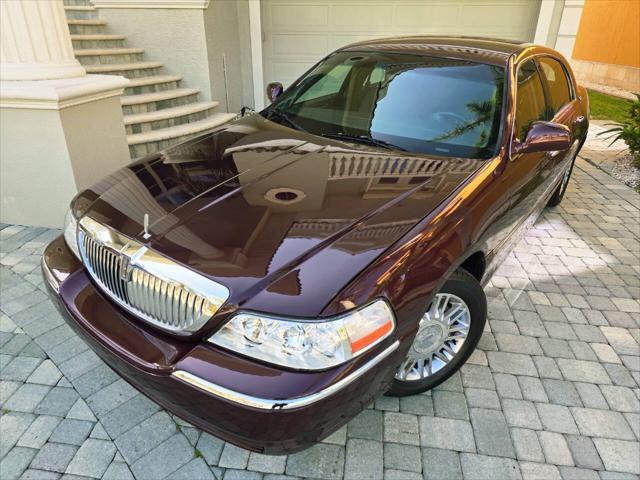 used 2008 Lincoln Town Car car, priced at $19,999