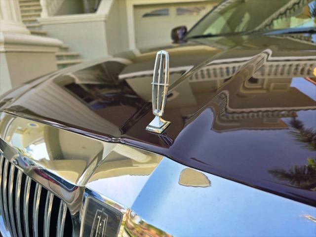 used 2008 Lincoln Town Car car, priced at $19,999