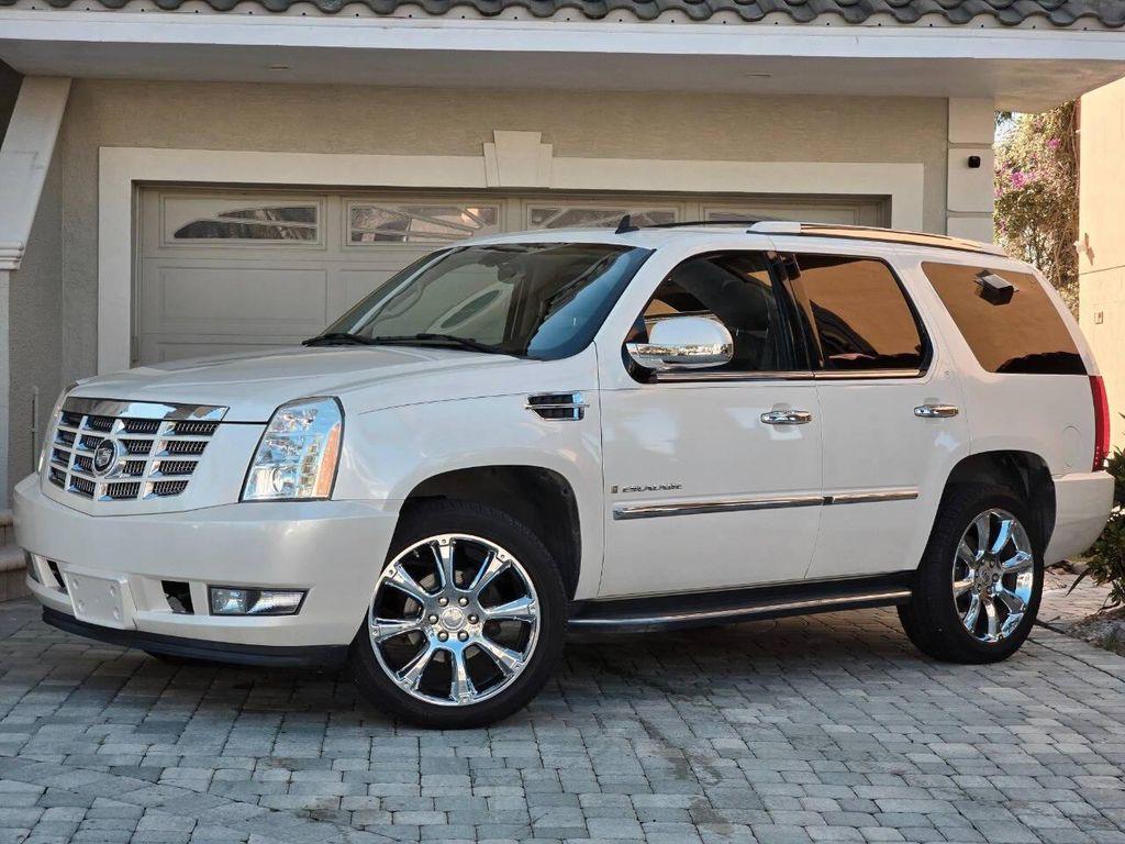 used 2007 Cadillac Escalade car, priced at $23,999