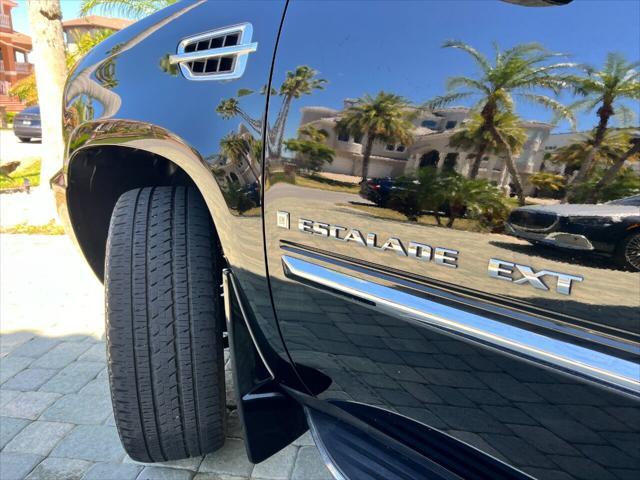 used 2009 Cadillac Escalade EXT car, priced at $39,999
