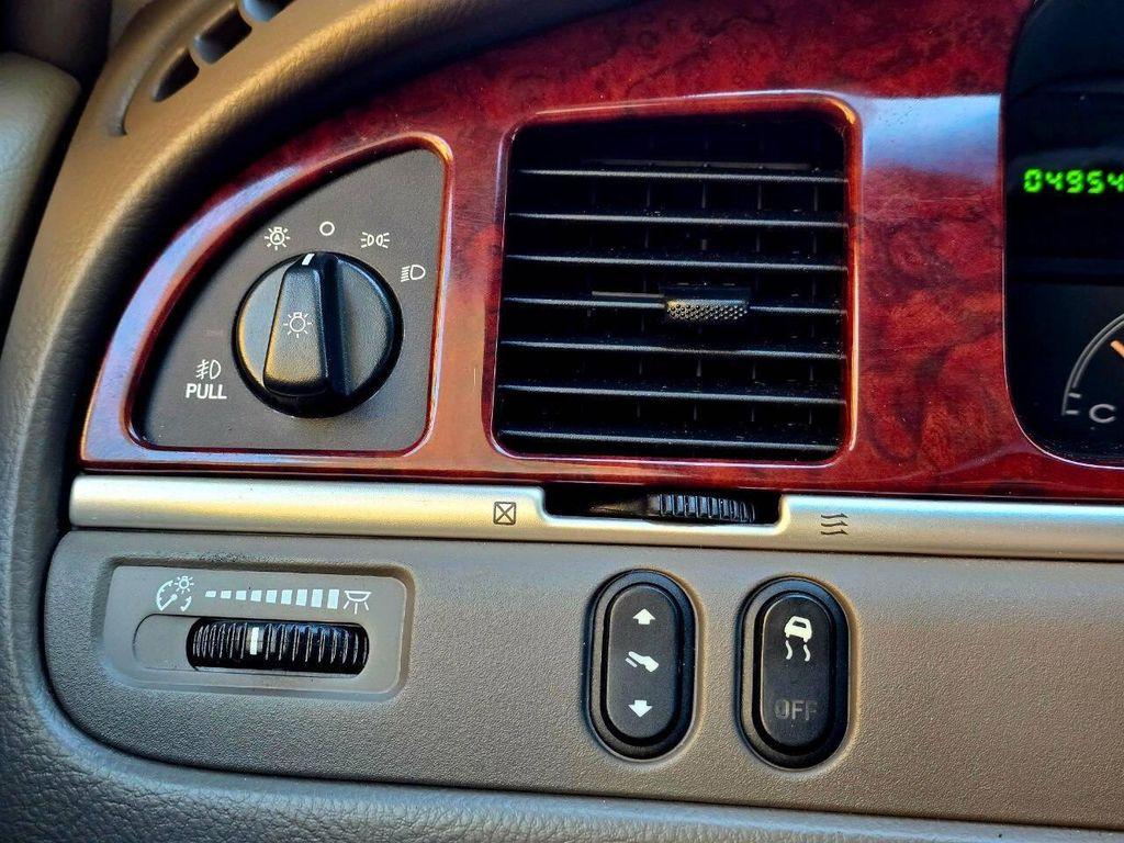 used 2003 Lincoln Town Car car, priced at $28,999