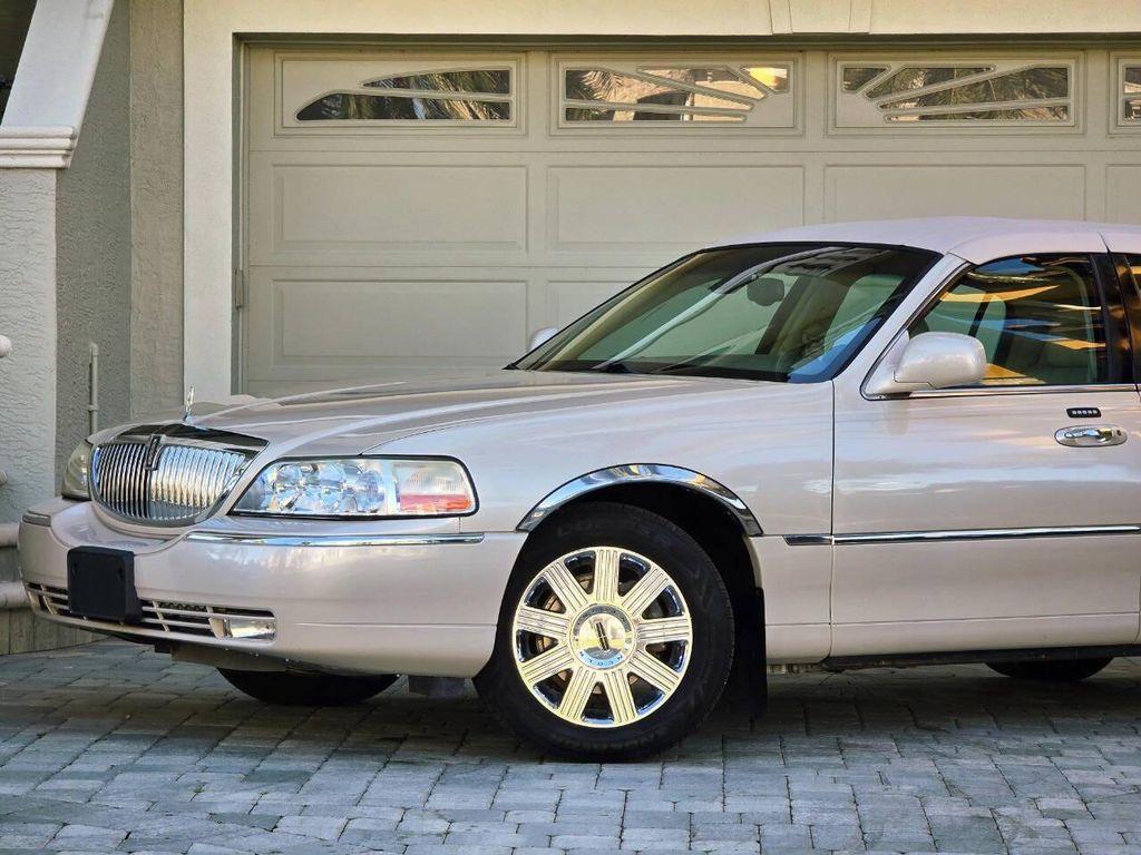 used 2003 Lincoln Town Car car, priced at $33,999