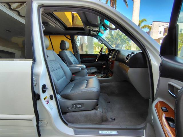 used 2006 Lexus LX 470 car, priced at $21,999