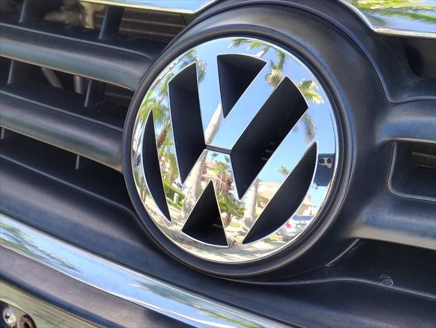 used 2008 Volkswagen Touareg 2 car, priced at $10,999