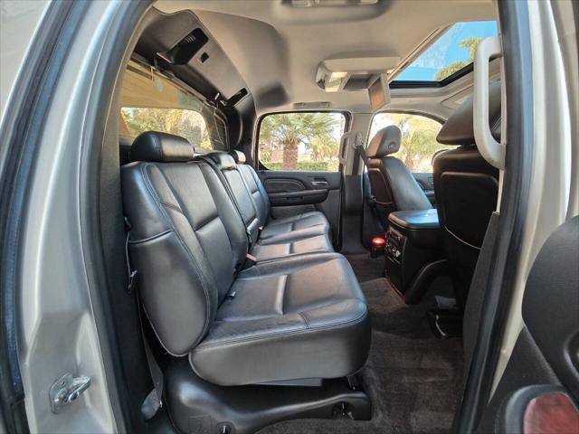 used 2008 Cadillac Escalade EXT car, priced at $27,999
