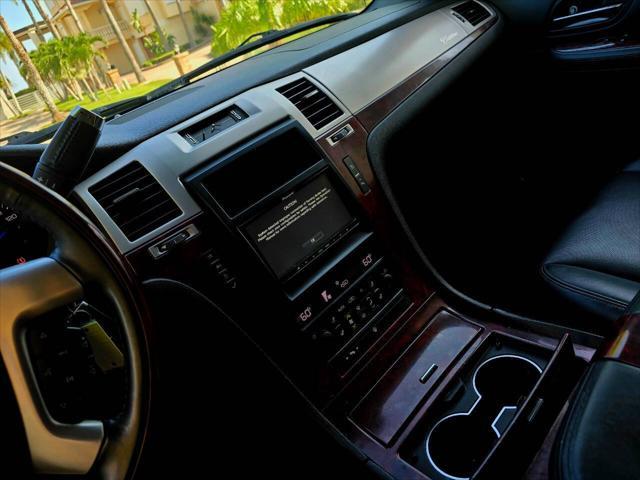 used 2008 Cadillac Escalade EXT car, priced at $27,999