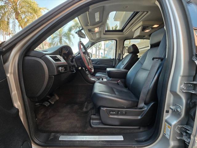 used 2008 Cadillac Escalade EXT car, priced at $27,999