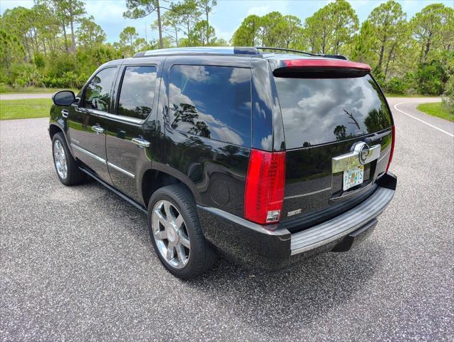 used 2009 Cadillac Escalade car, priced at $23,499