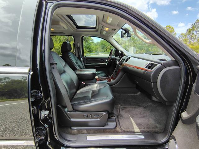 used 2009 Cadillac Escalade car, priced at $23,499