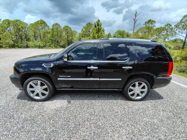 used 2009 Cadillac Escalade car, priced at $23,499