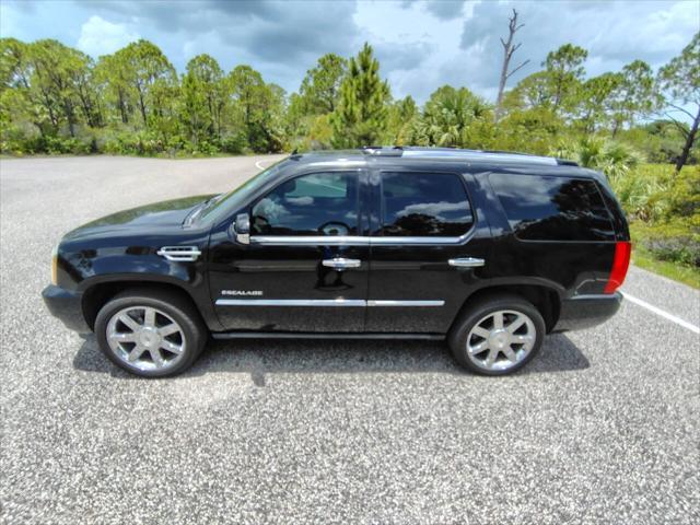 used 2009 Cadillac Escalade car, priced at $23,499