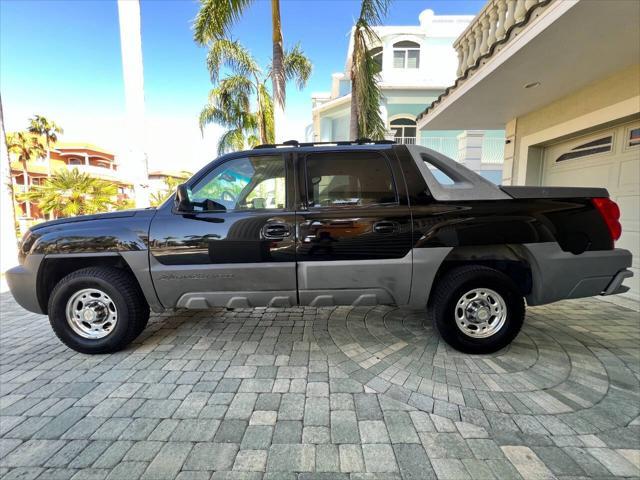 used 2002 Chevrolet Avalanche car, priced at $22,999