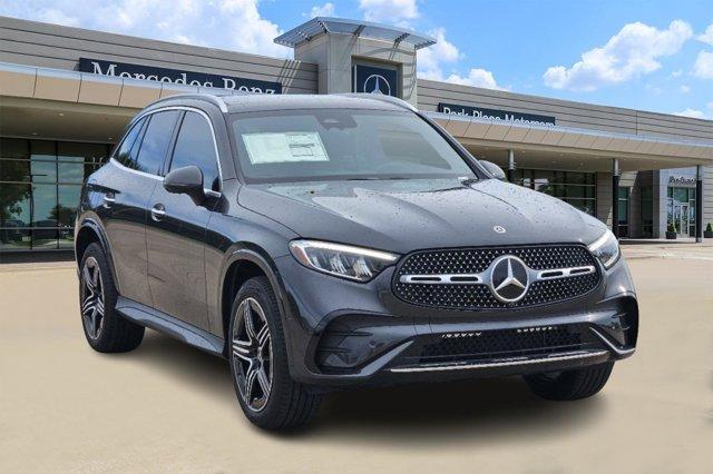 new 2024 Mercedes-Benz GLC 300 car, priced at $61,095