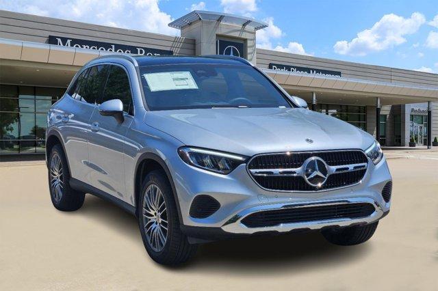 new 2024 Mercedes-Benz GLC 300 car, priced at $56,395