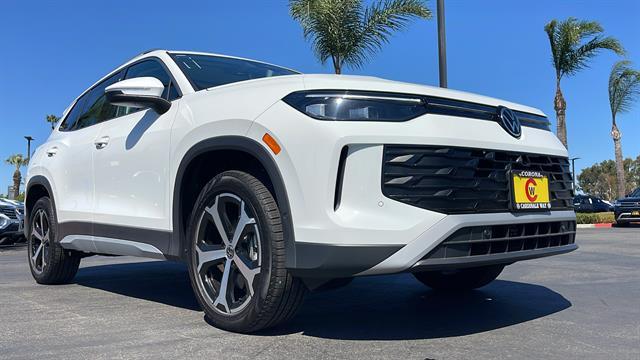 new 2025 Volkswagen Tiguan car, priced at $36,176