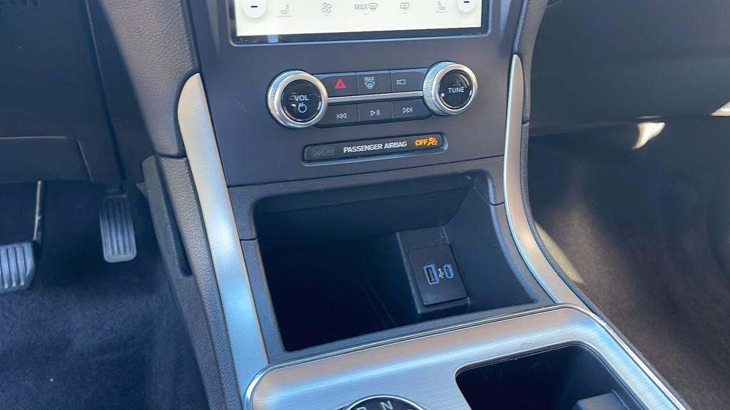 used 2022 Ford Edge car, priced at $18,834