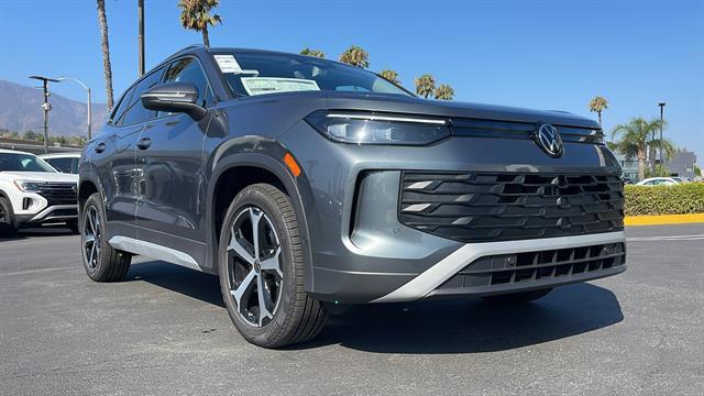 new 2025 Volkswagen Tiguan car, priced at $33,970
