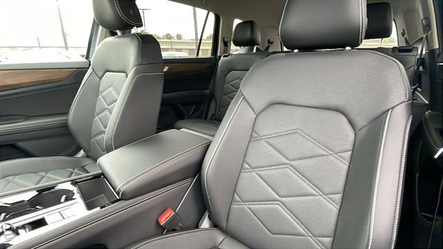 new 2025 Volkswagen Atlas car, priced at $41,141